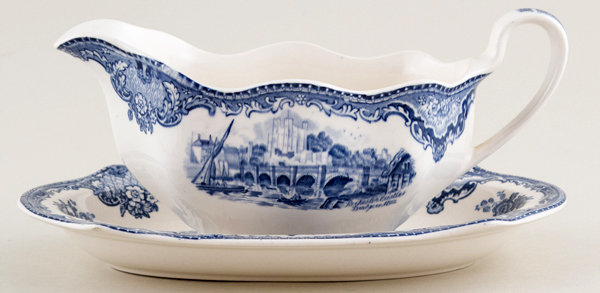 Sauce Boat with Stand
